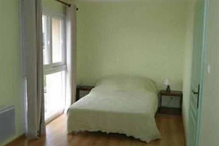 Room 5 of 32