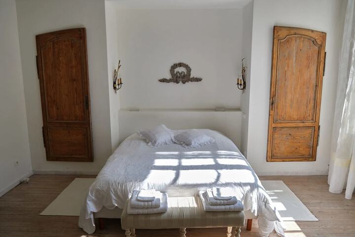 Room 10 of 52