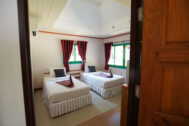 Room 2 of 47