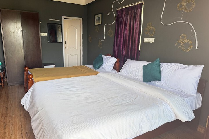 Room 7 of 27