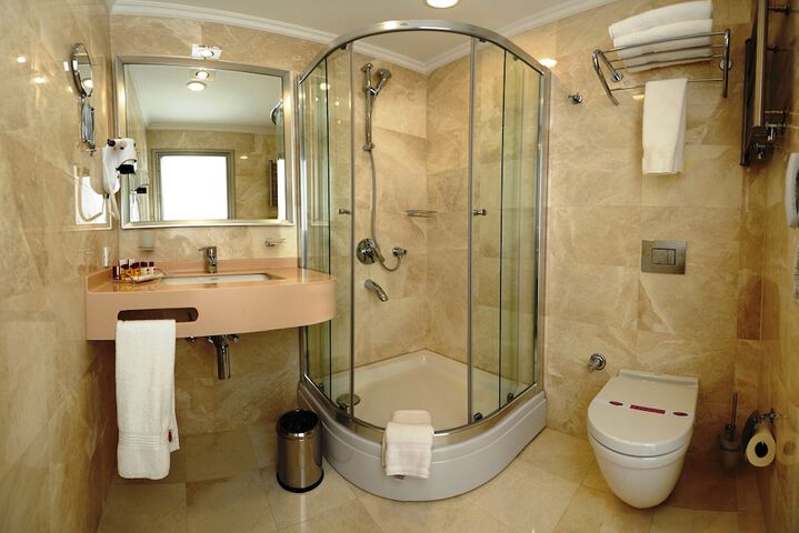 Clean Restrooms