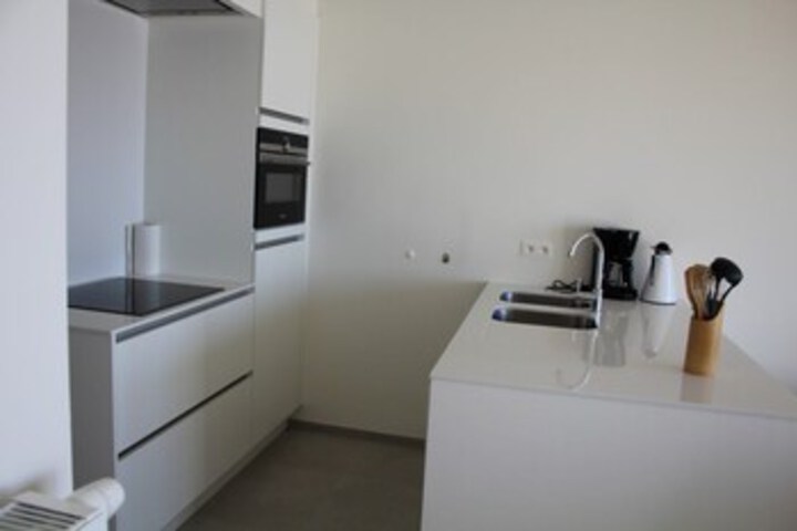 Room 9 of 11