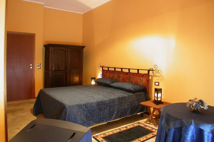 Room 2 of 16