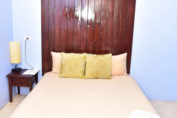 Room 6 of 39