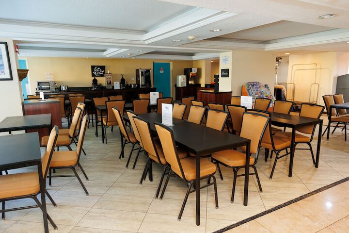 Breakfast area