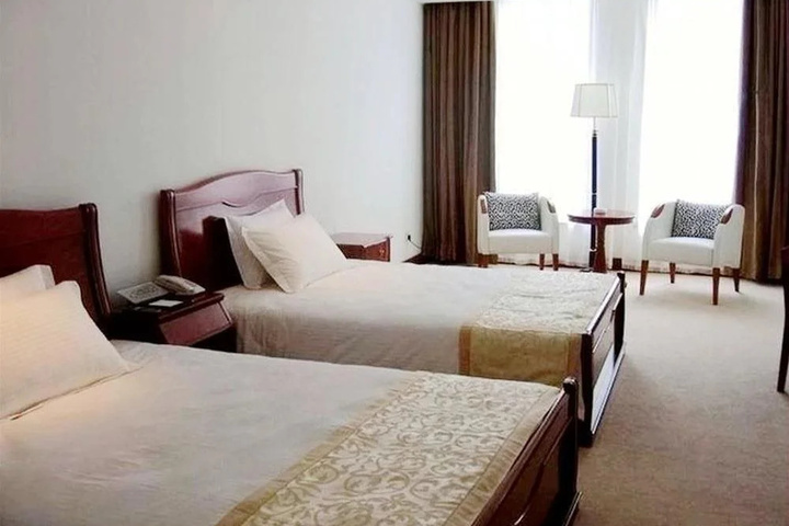 Room 3 of 12