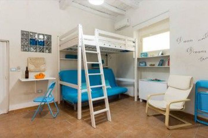 Room 12 of 18