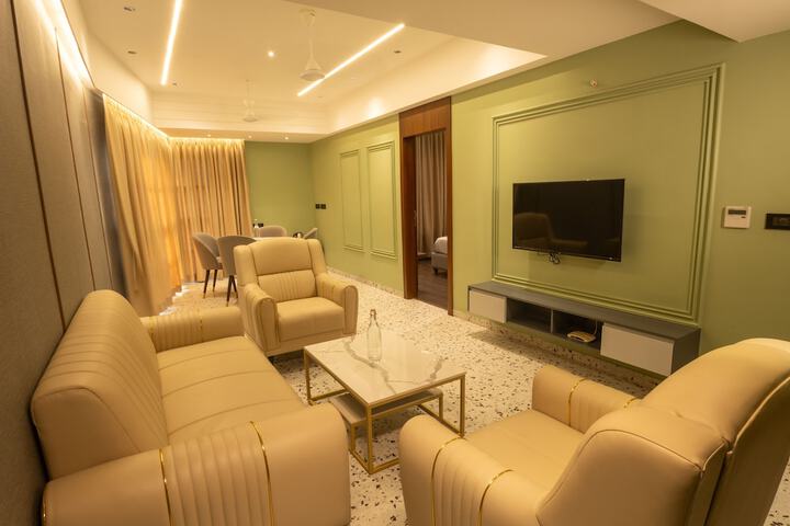 Room 21 of 38