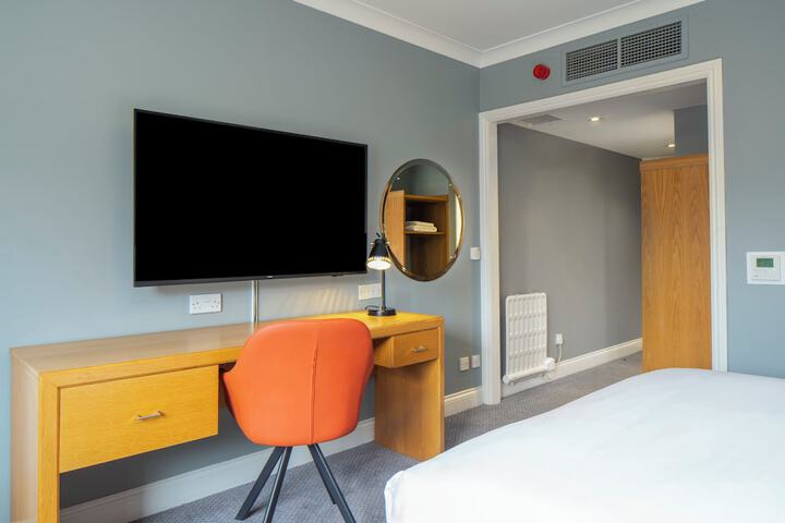 Room 42 of 105