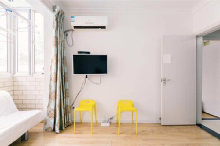 Room 16 of 19
