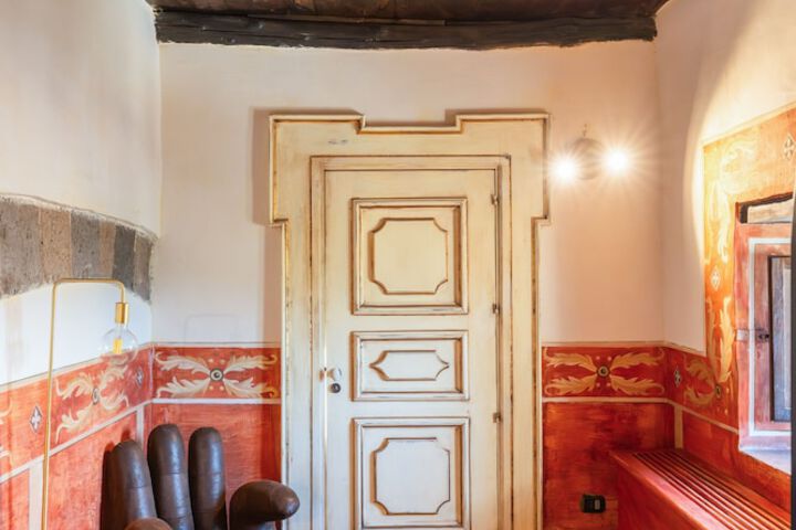 Room 65 of 183