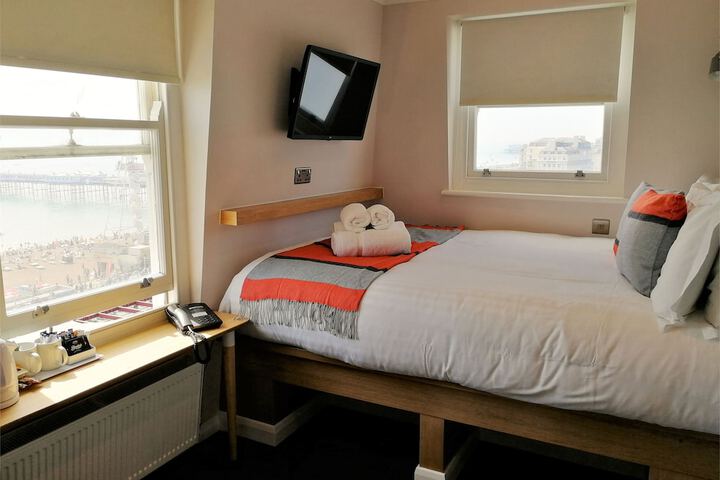 Room 18 of 80