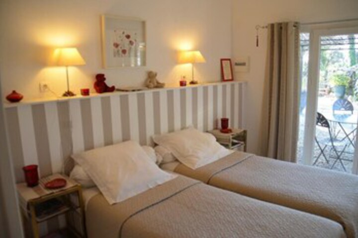 Room 19 of 33