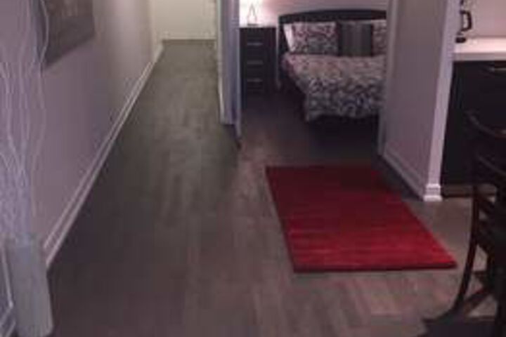 Room 6 of 7