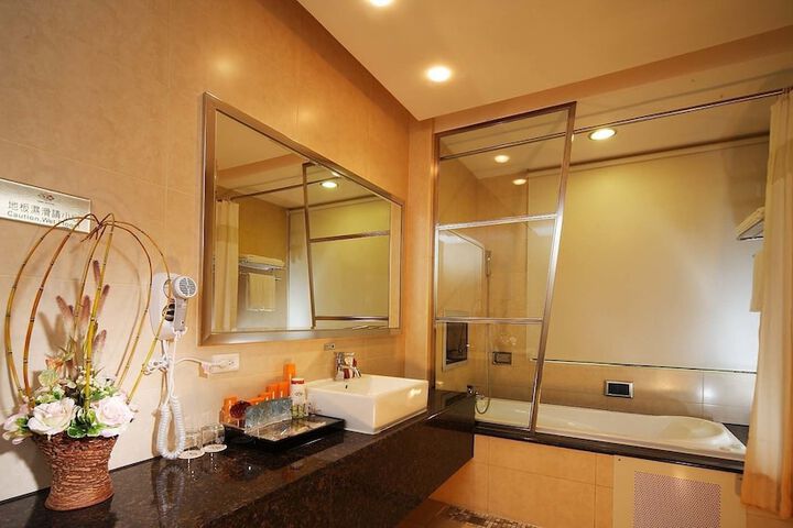 Room 30 of 51