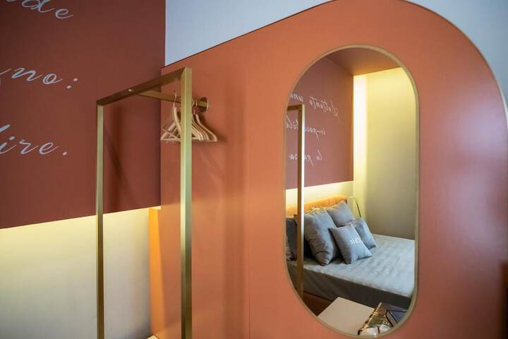 Room 11 of 25