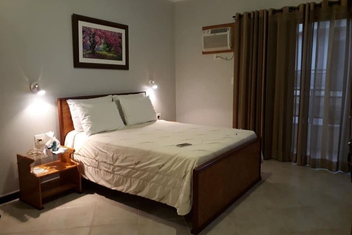 Room 4 of 43