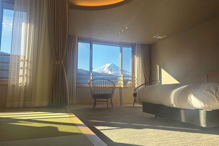 Room 11 of 48