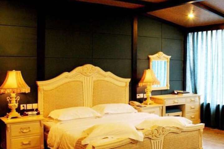 Room 36 of 65