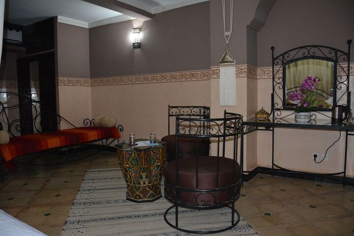 Room 8 of 88