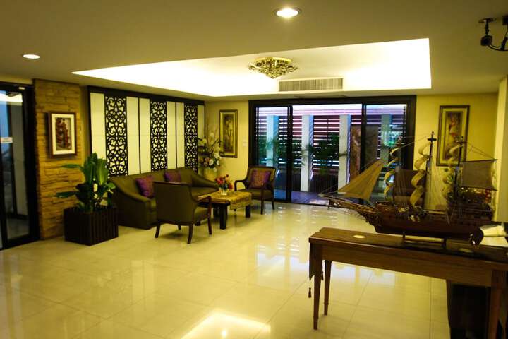 Guest Lobby
