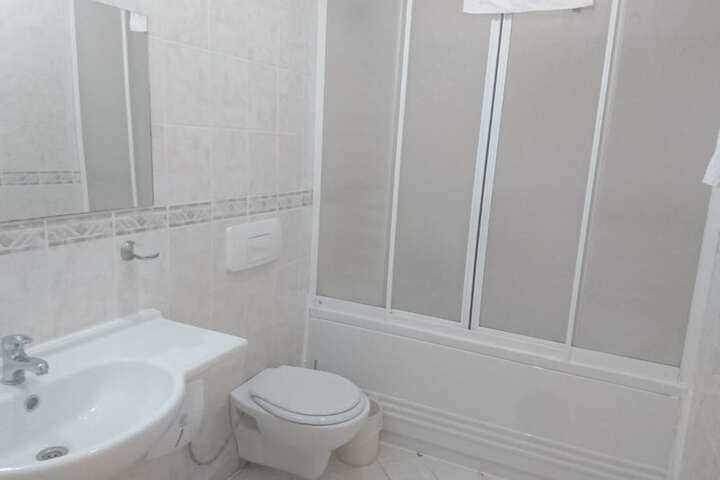 Room 5 of 5