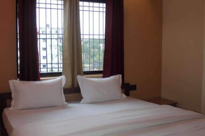 Room 5 of 14