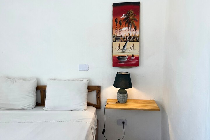 Room 5 of 13