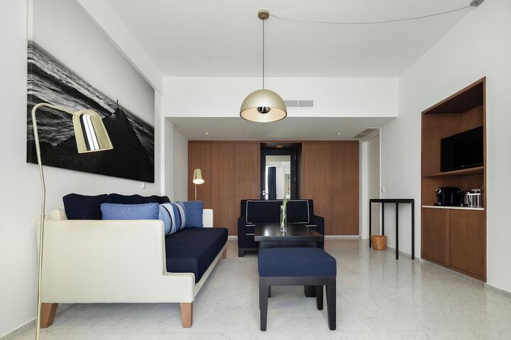 Room 75 of 182