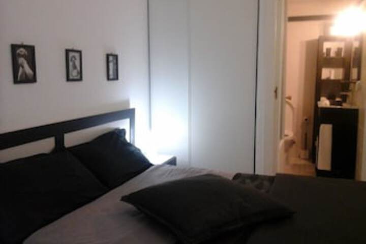 Room 4 of 5
