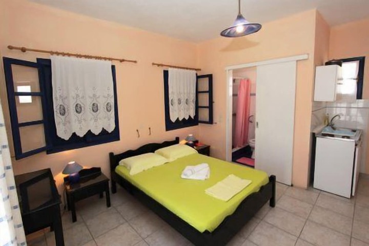 Room 32 of 46