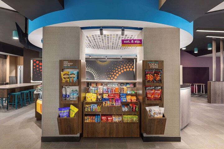 Snack bar