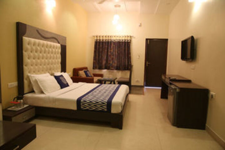 OYO Rooms Polo Ground