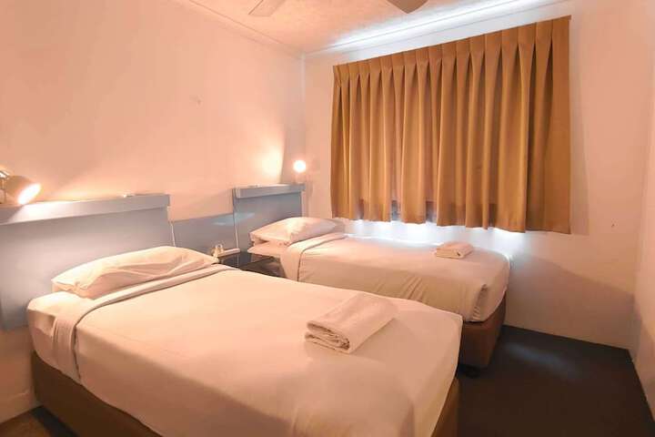 Room 3 of 37