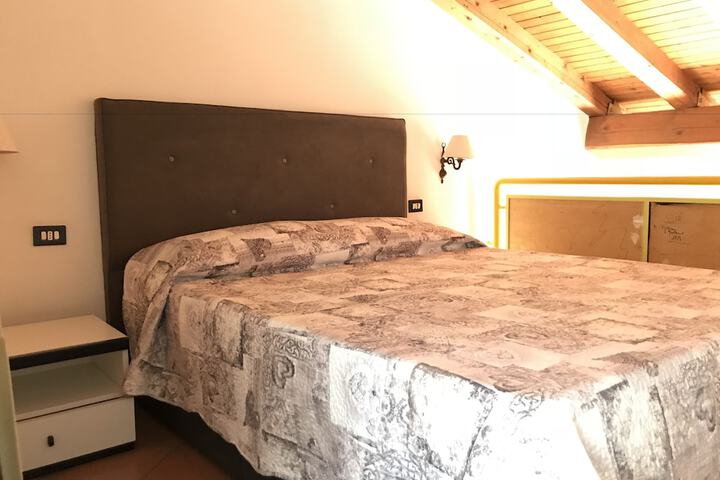 Room 9 of 79