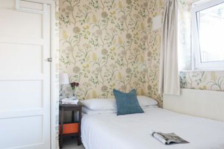 Room 8 of 27