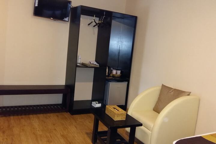 Room 16 of 38