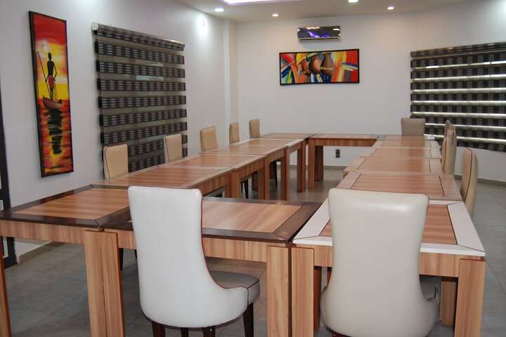Dining 62 of 90