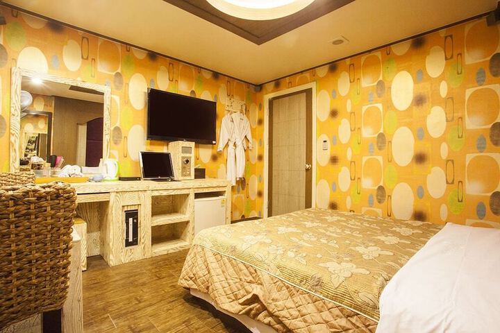 Photo 7