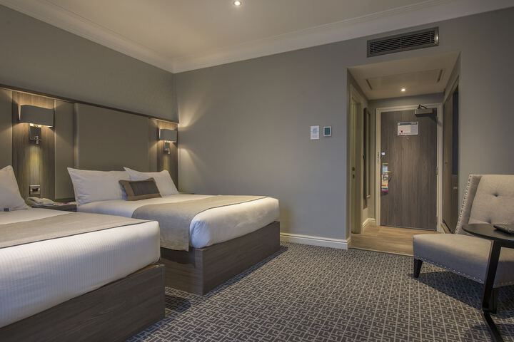 Room 32 of 114