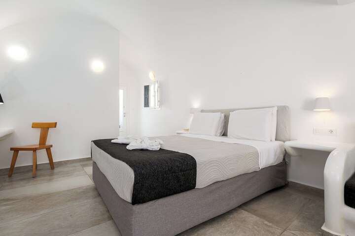 Room 42 of 145