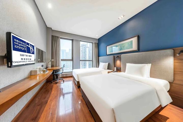 Room 30 of 73