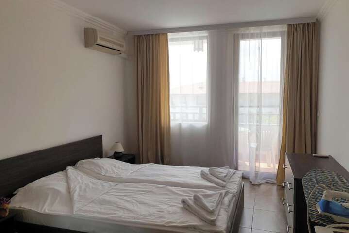 Room 2 of 102