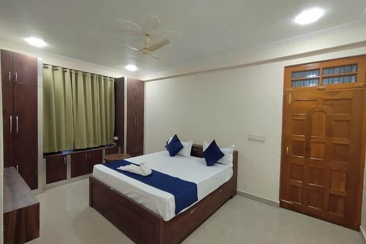 Room 3 of 21