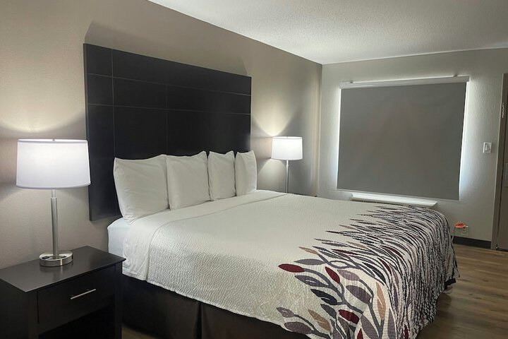 Room 8 of 13