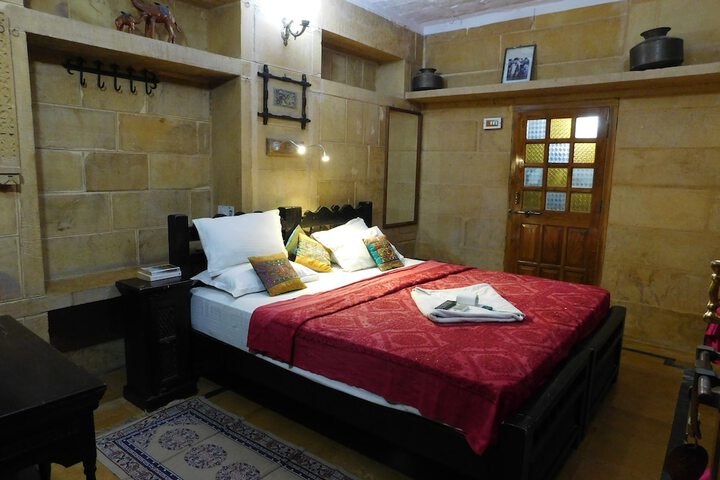Room 6 of 52