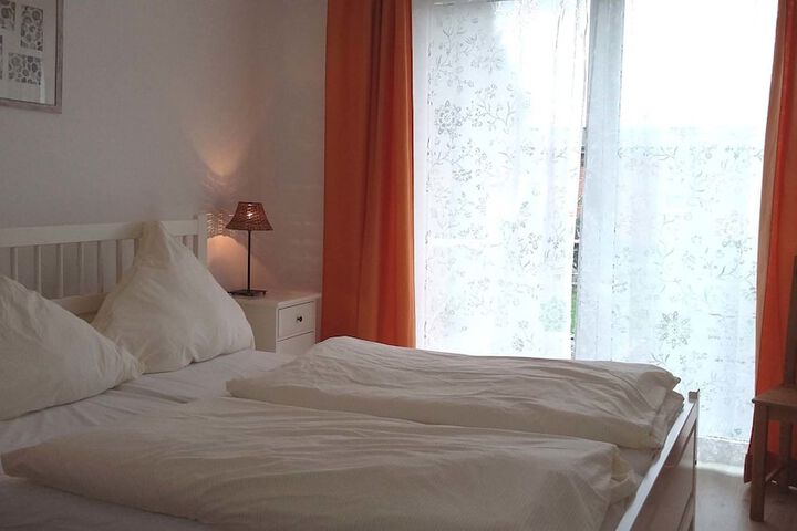 Room 8 of 34