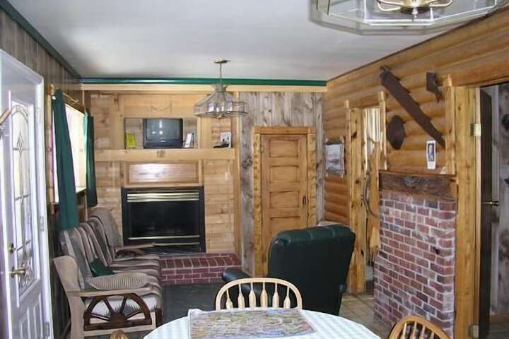 Room 93 of 218