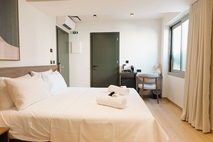 Room 5 of 172