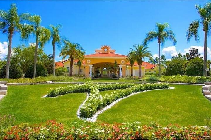 Hotel Exterior 65 of 68